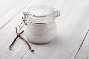 Natural vanilla, shea, cocoa and coconut body butter DIY