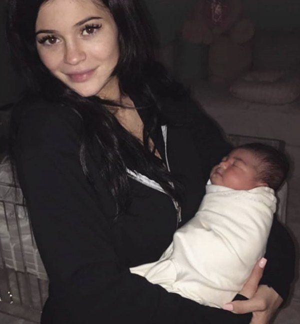 Kylie Jenner borró las fotos de su hija