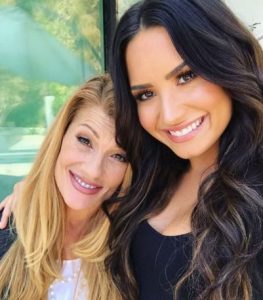 mamá de Demi Lovato habló sobre la sobredosis